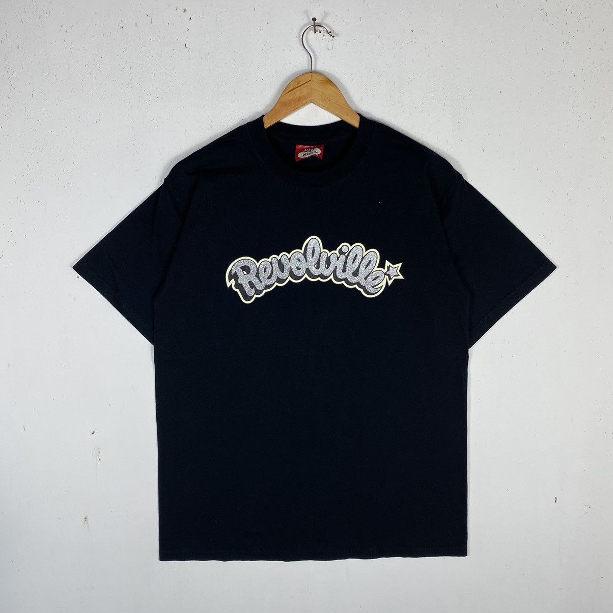 Japanese Brand Japanese Brand REVOLVER "REVOLVILLE" Glitter Logo Tee Size US M / EU 48-50 / 2 - 2 Thumbnail