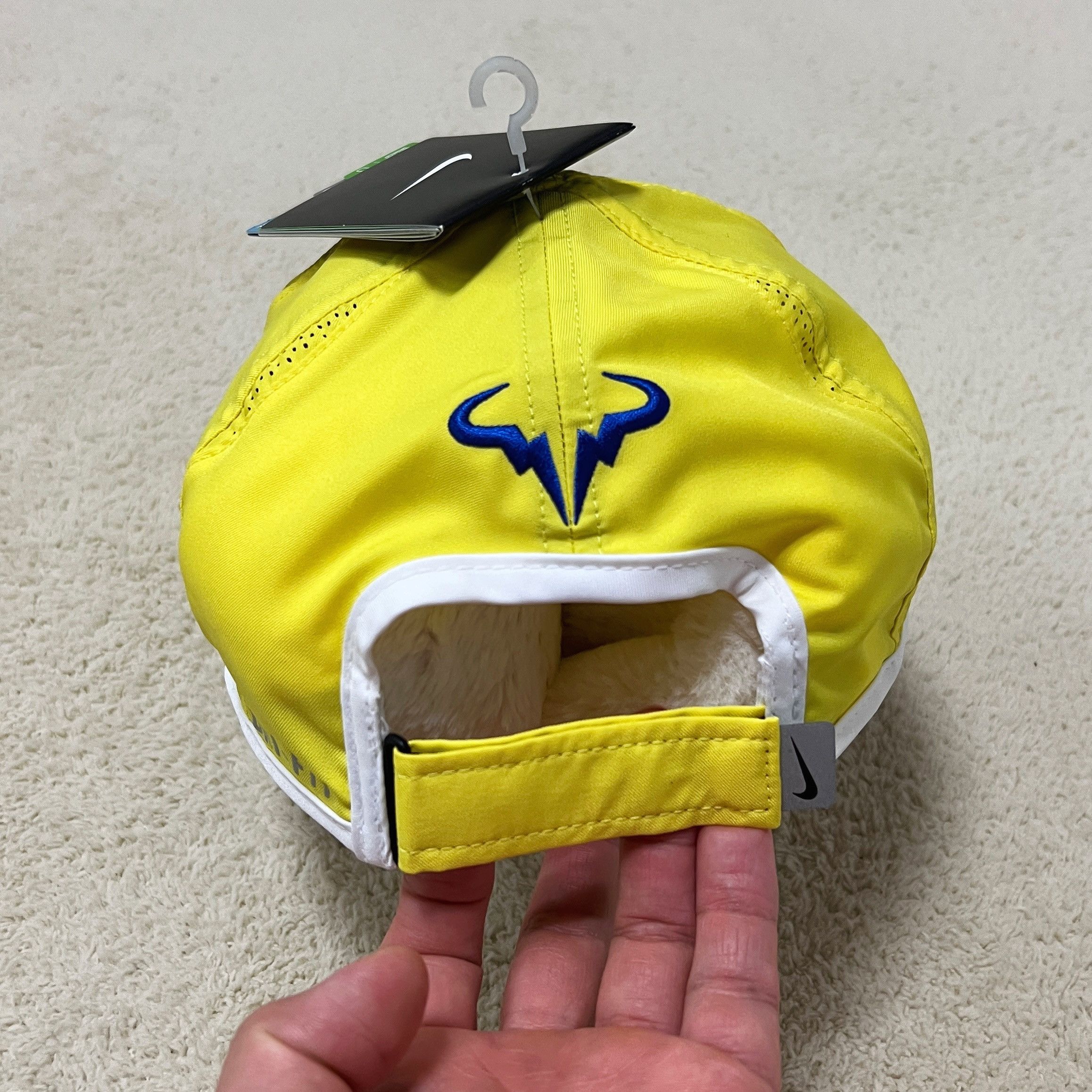 Nike Nike 2016 Rafa Nadal Bull Arobill DRI-FIT Tennis Cap Yellow Size ONE SIZE - 4 Thumbnail
