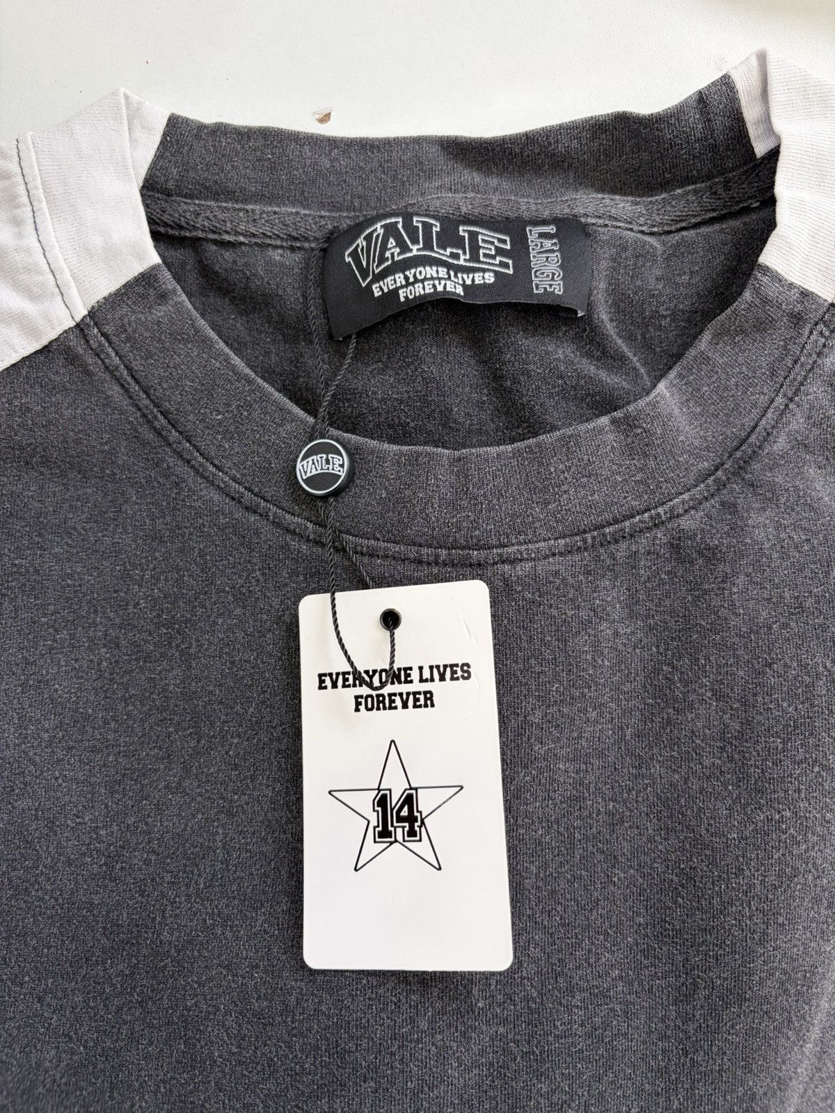 Vale Vale lives anthracite tee black Size US L / EU 52-54 / 3 - 4 Thumbnail