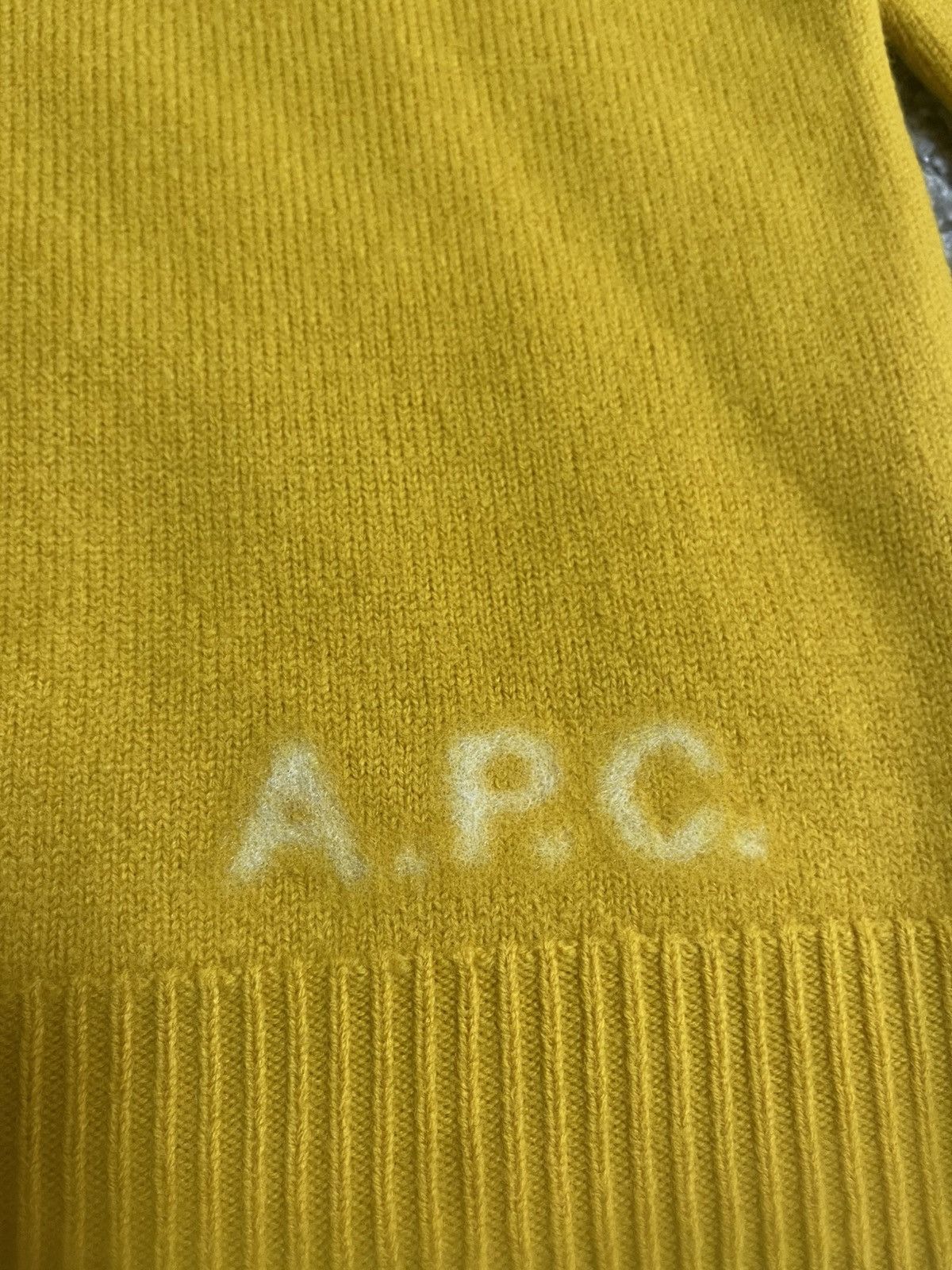 A.P.C. A.P.C. PULL EDWARD JAUNE SWEATER SIZE XL NEW Size US XL / EU 56 / 4 - 8 Thumbnail