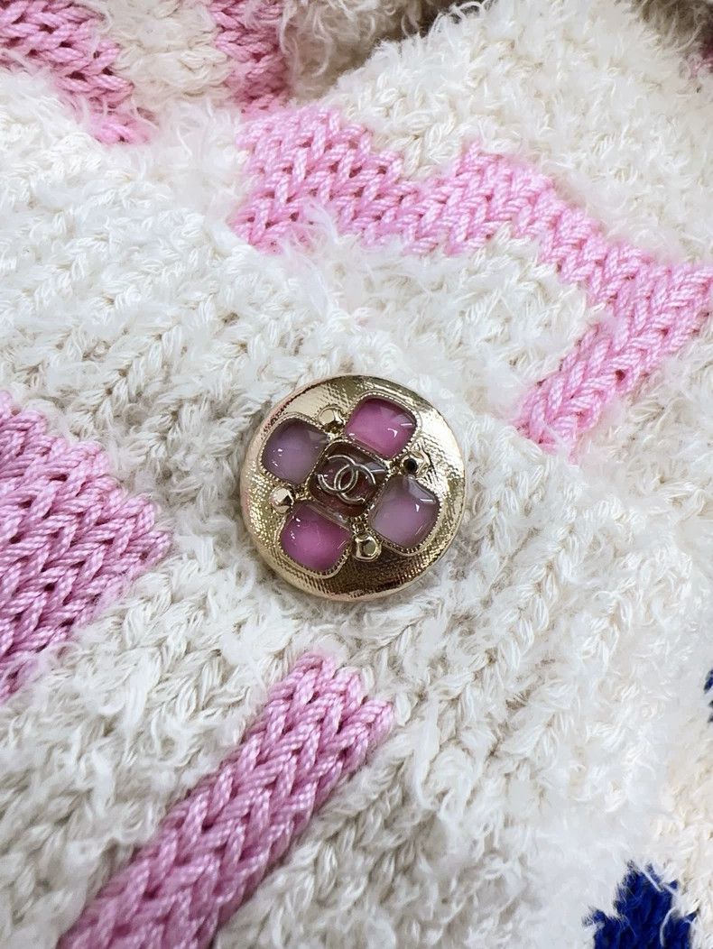 Chanel Chanel 23p popular Jennie's same color letter logo beige k Size S / US 4 / IT 40 - 7 Thumbnail