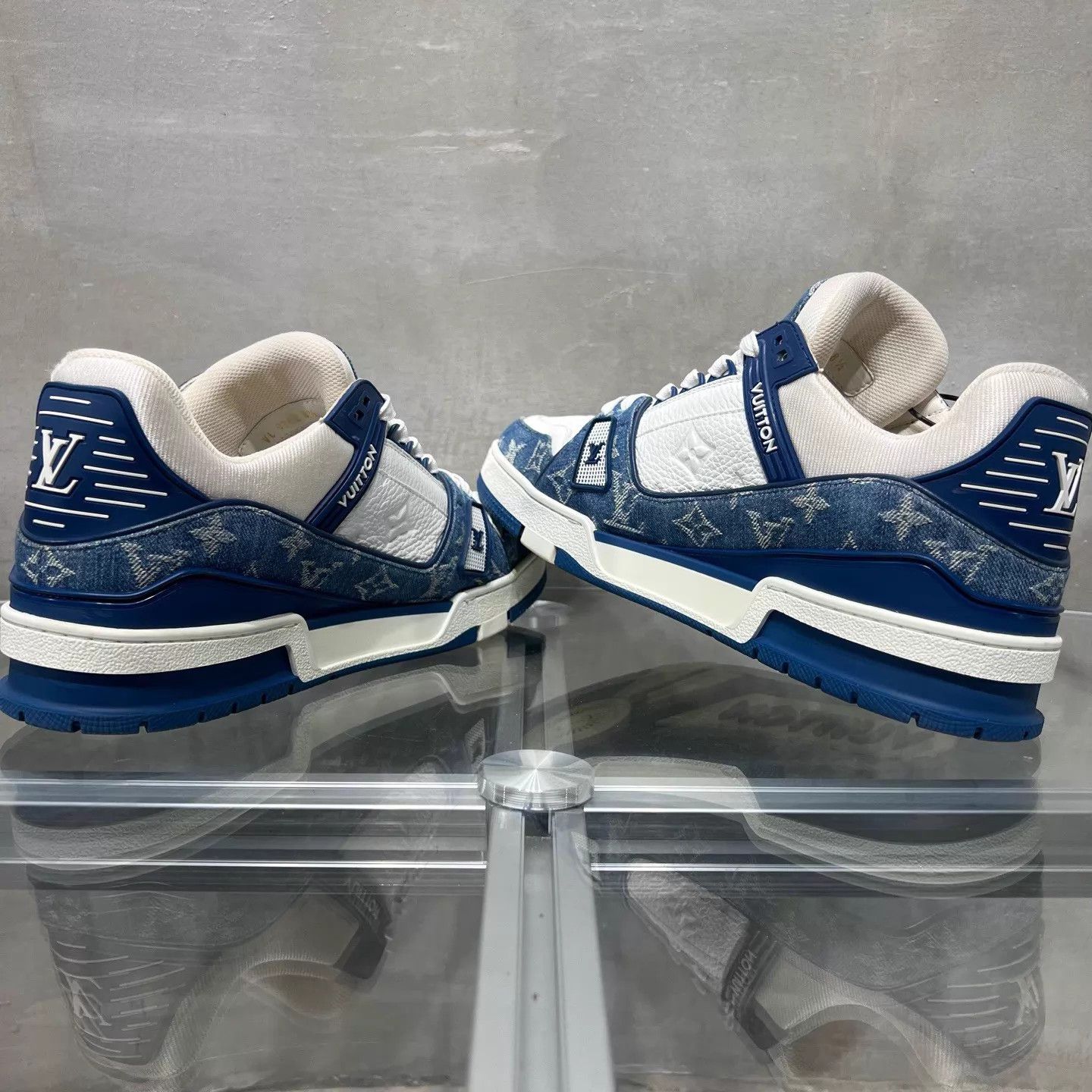 Louis Vuitton LV Trainer White Blue Denim UK8.5/42.5 Size US 9.5 / EU 42-43 - 5 Thumbnail