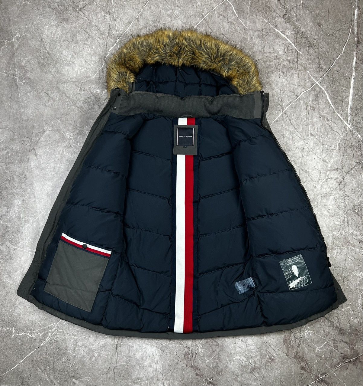 Tommy Hilfiger Tommy Hilfiger Men's Hampton Gray Parka Coat Size M Size US M / EU 48-50 / 2 - 2 Thumbnail