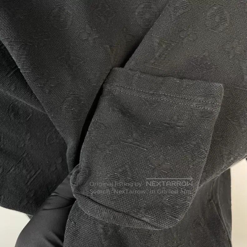 Louis Vuitton Louis Vuitton Black chest classic dark print full print po Size US M / EU 48-50 / 2 - 9 Thumbnail