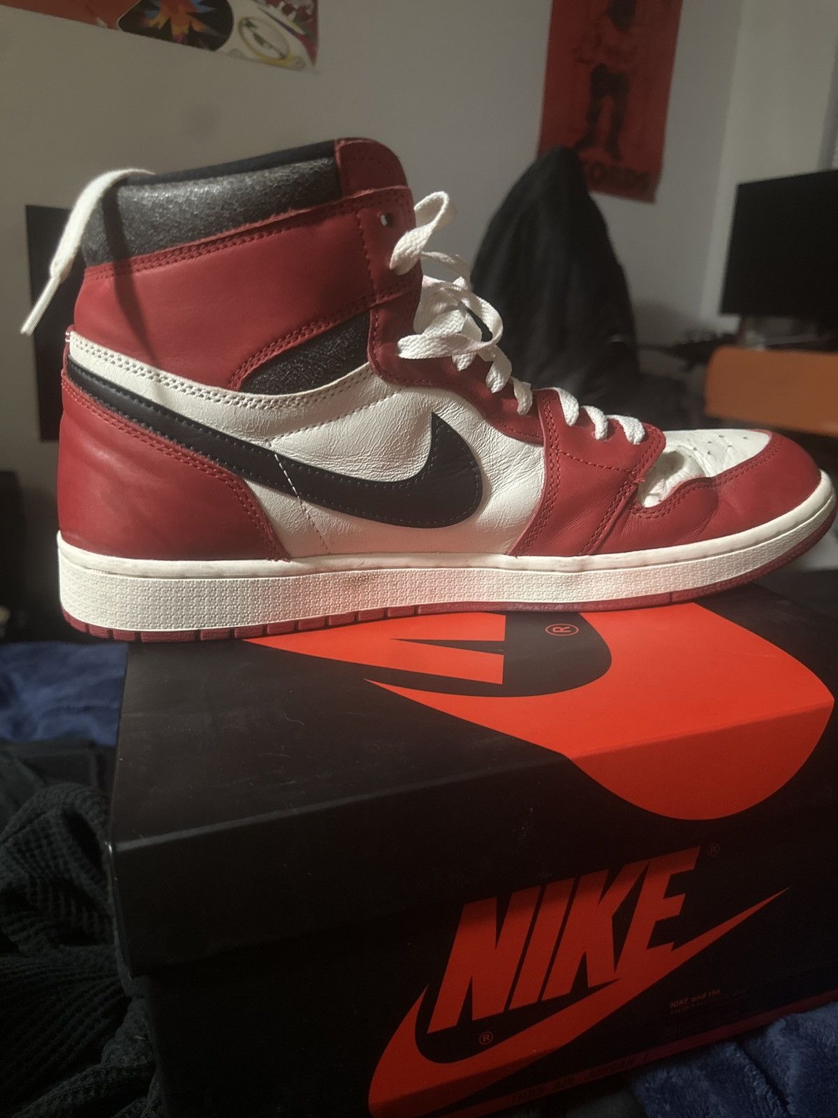 Jordan Brand Air Jordan 1 ‘Chicago’ Lost and Found Size US 13 / EU 46 - 2 Thumbnail