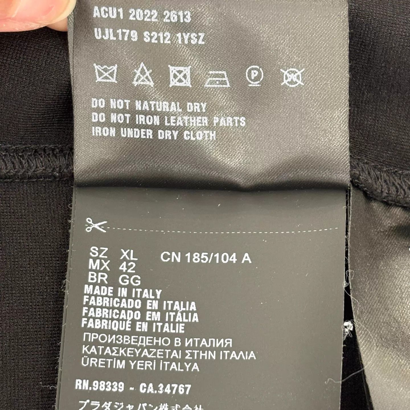 Prada Prada Nylon Pullover Sweatshirt Black XL Triangle Logo Size US XL / EU 56 / 4 - 5 Thumbnail