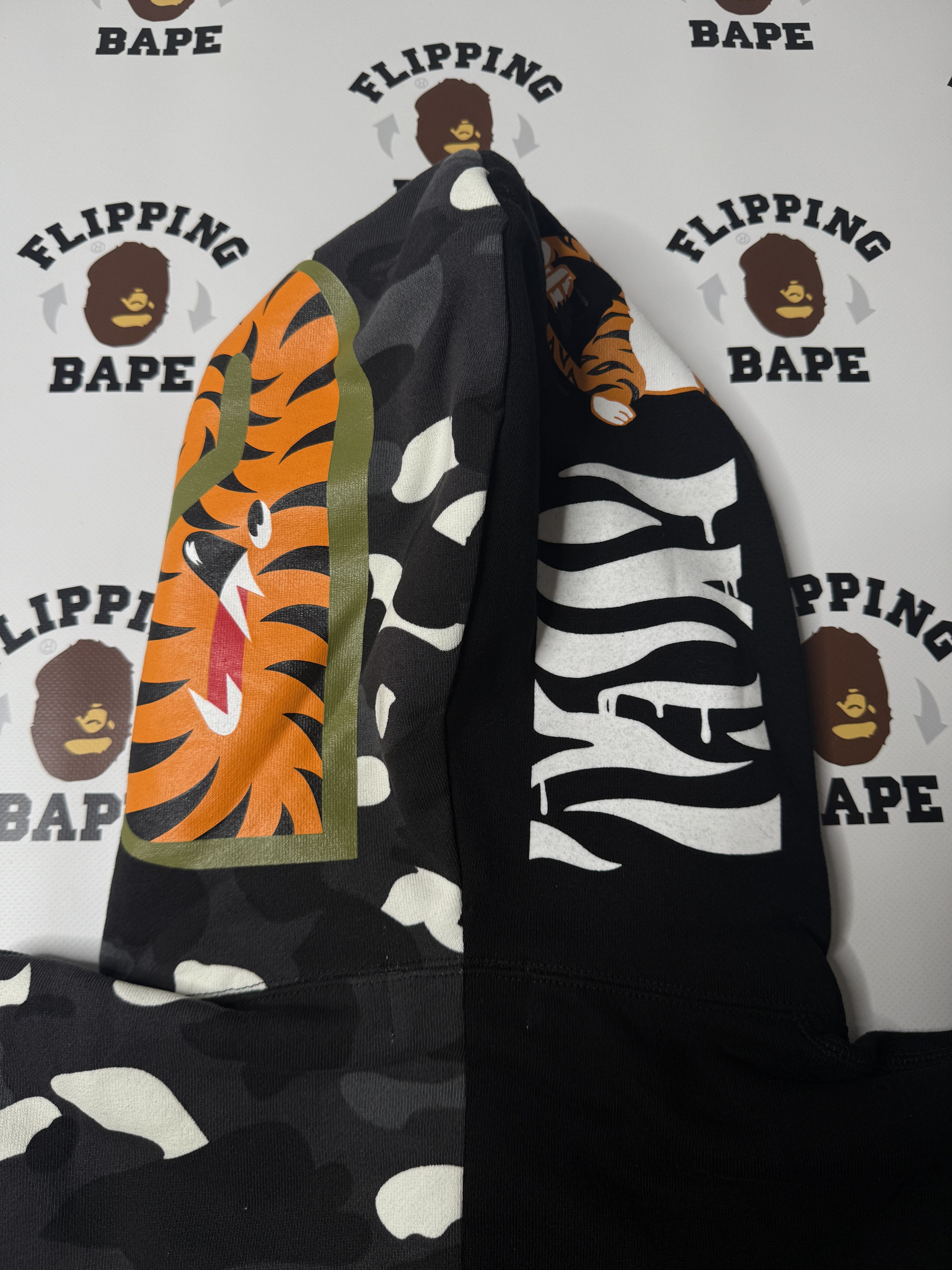 Bape BAPE CITY CAMO TIGER SHARK FULL ZIP HOODIE AW25 Size US L / EU 52-54 / 3 - 10 Thumbnail