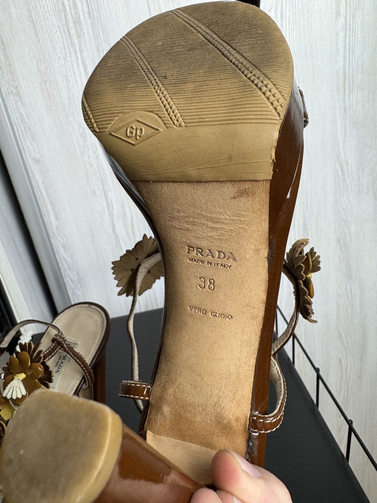 Prada Prada Milano patent leather flower sandals heels Size US 8 / IT 38 - 12 Thumbnail