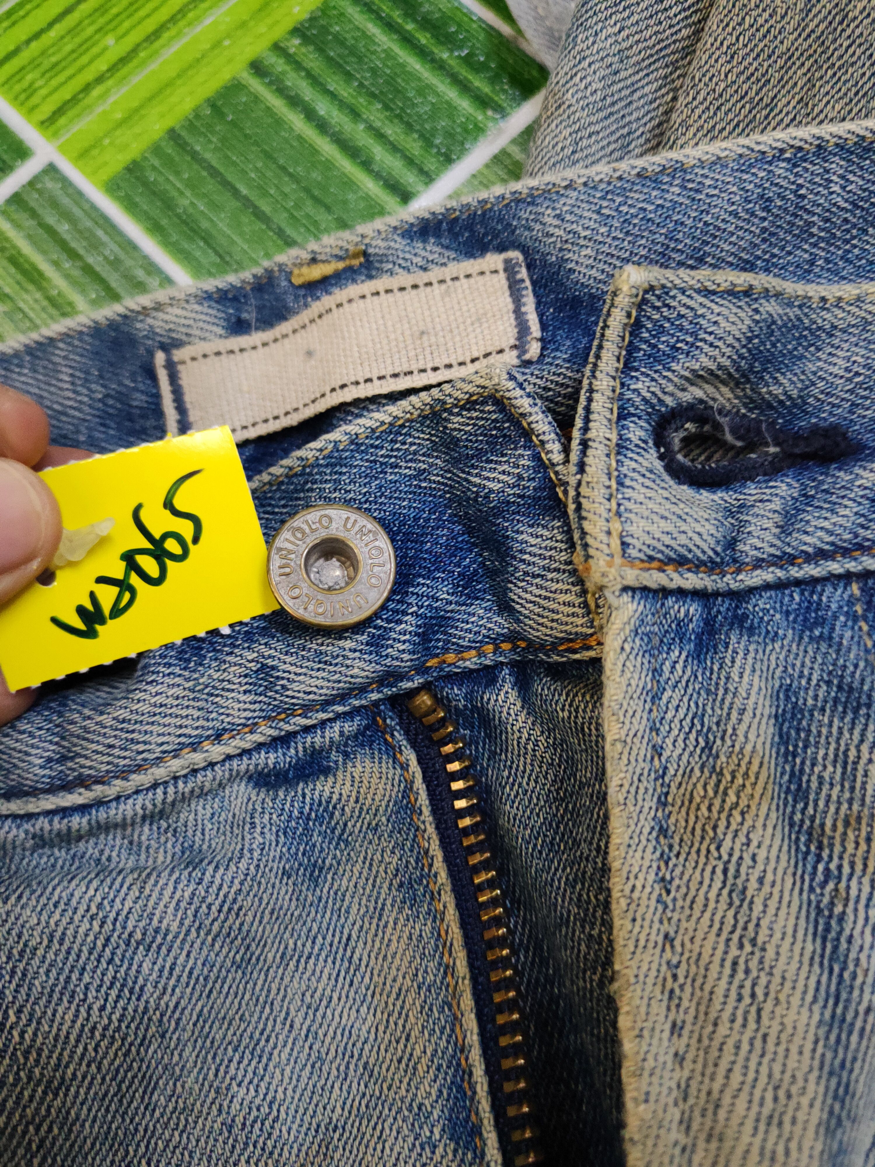 Japanese Brand Uniqlo Blue Faded Distressed Ripped denim Jeans #W2065 Size US 34 / EU 50 - 16 Thumbnail