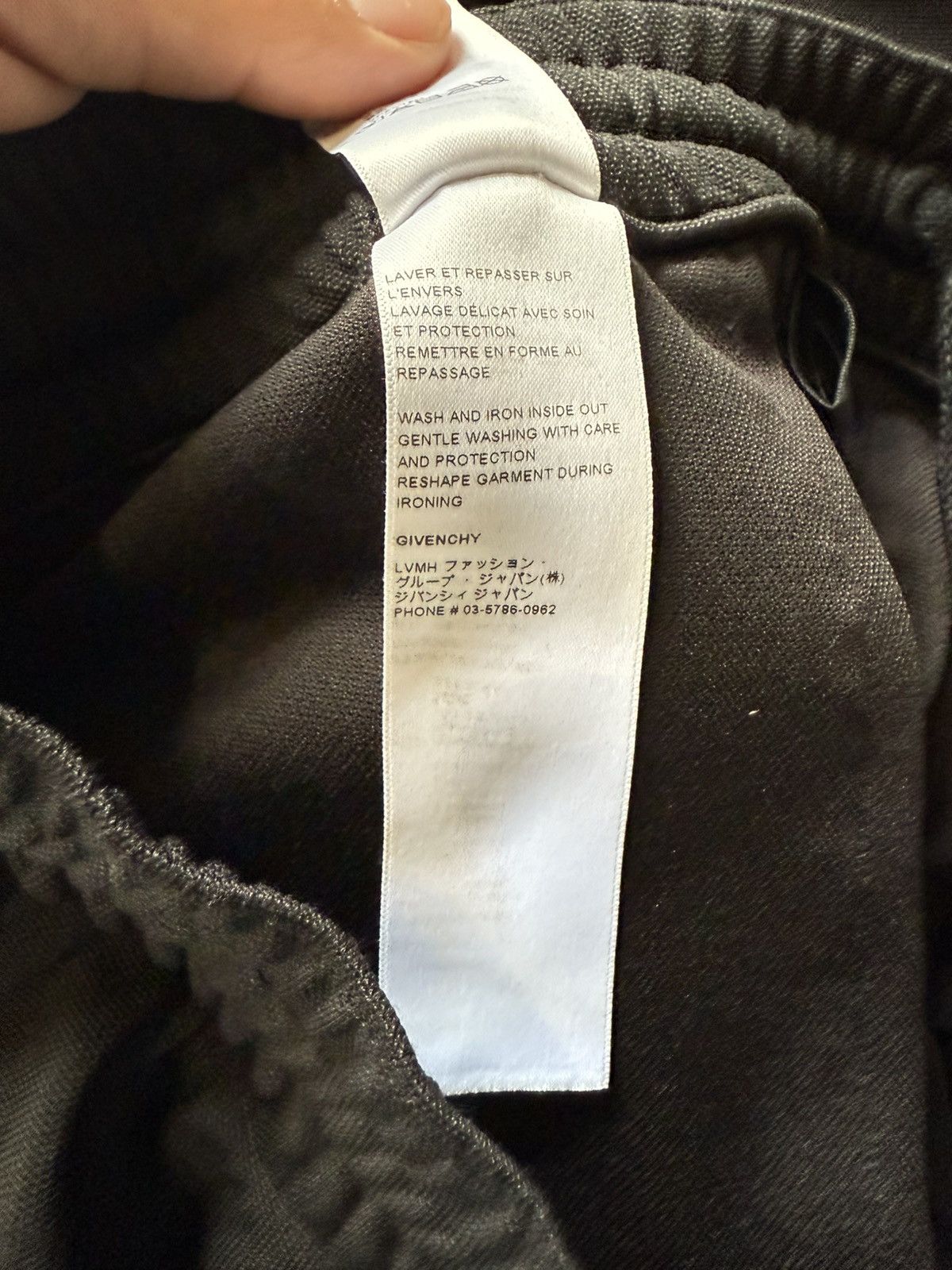 Givenchy GIVENCHY MENS BLACK SHORTS SIZE L Size US 36 / EU 52 - 8 Thumbnail