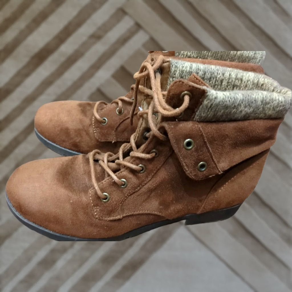 Vintage Arizona Jean Co Women's Bootie Brown Ankle Boots Memory Foam Suede 8 M Casual VerVest? Size 30" / US 8 / IT 44 - 1 Thumbnail