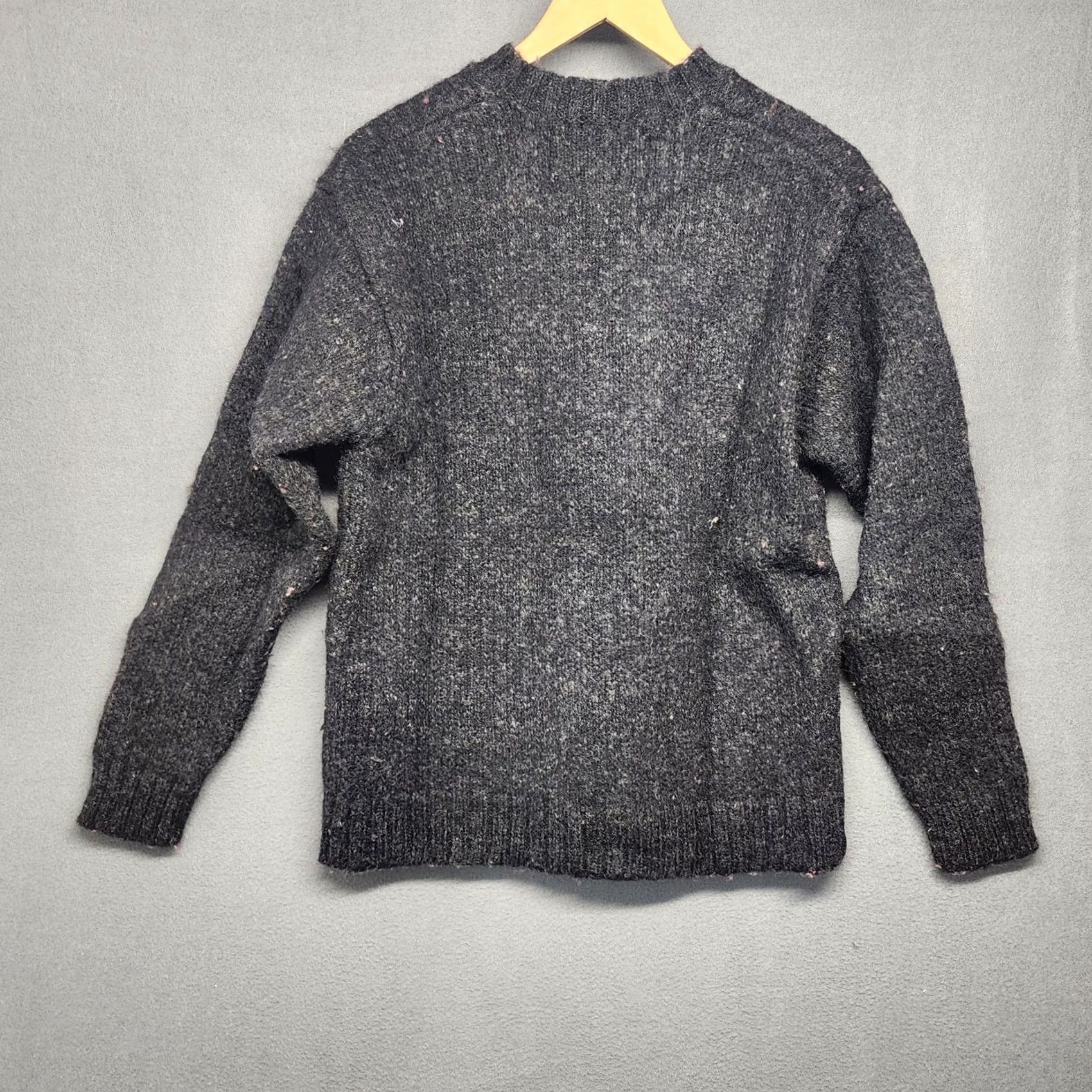 Abercrombie & Fitch VINTAGE Abercrombie & Fitch Sweater Mens Small Grey Fair Isle 100% Wool Crew Neck Long Sleeve Pullover Winter Fall Womens Mens Size US S / EU 44-46 / 1 - 2 Thumbnail