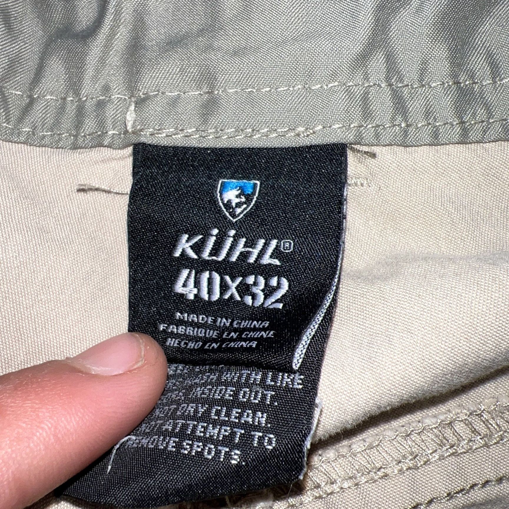 Vintage REVOLVER Kühl Beige Revolver Pants Mens 40x32 Chino Small hole see pics Size US 40 / EU 56 - 3 Thumbnail