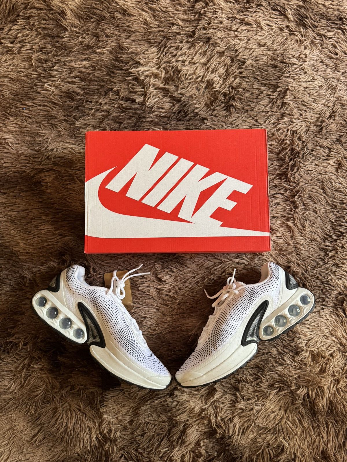 Nike Air Max DN Size US 11 / EU 44 - 3 Thumbnail