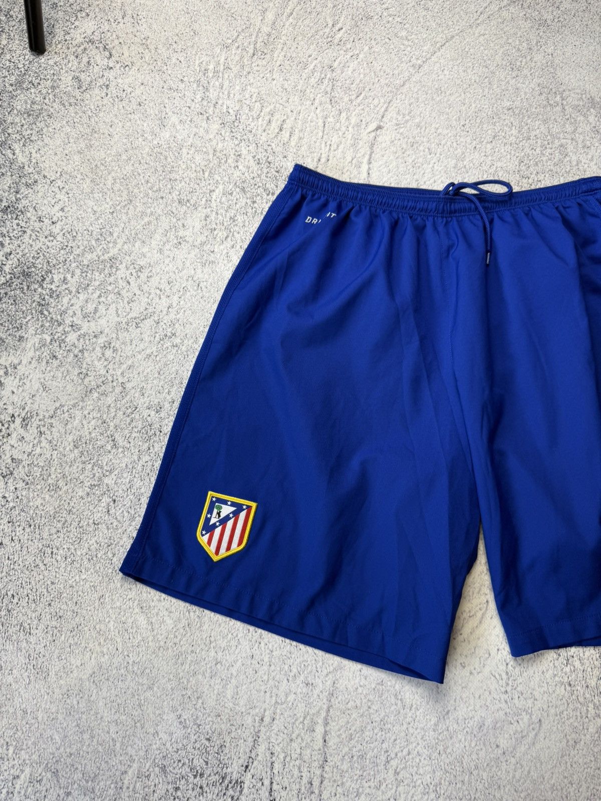 Nike ATLETICO MADRID 2015/2016 HOME FOOTBALL SOCCER SHORTS NIKE Size US 34 / EU 50 - 3 Thumbnail