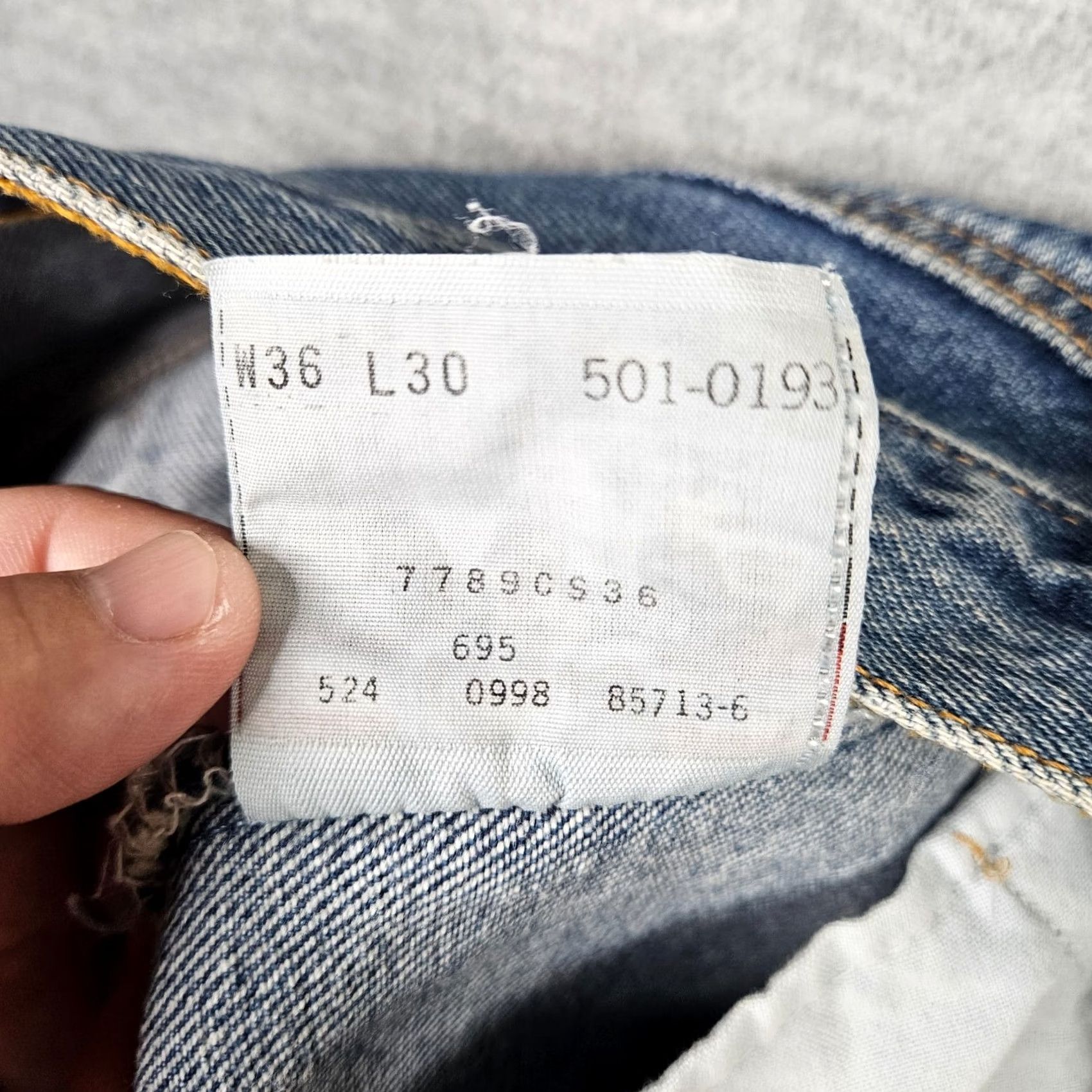 Levi's VINTAGE Levi's 501 Jeans Button Fly Blue 32 Inseam 30 USA Straight Mens Regular Denim Made in USA Levi's 501 Series 501 Model 90s Theme USA Century Size US 32 / EU 48 - 7 Thumbnail