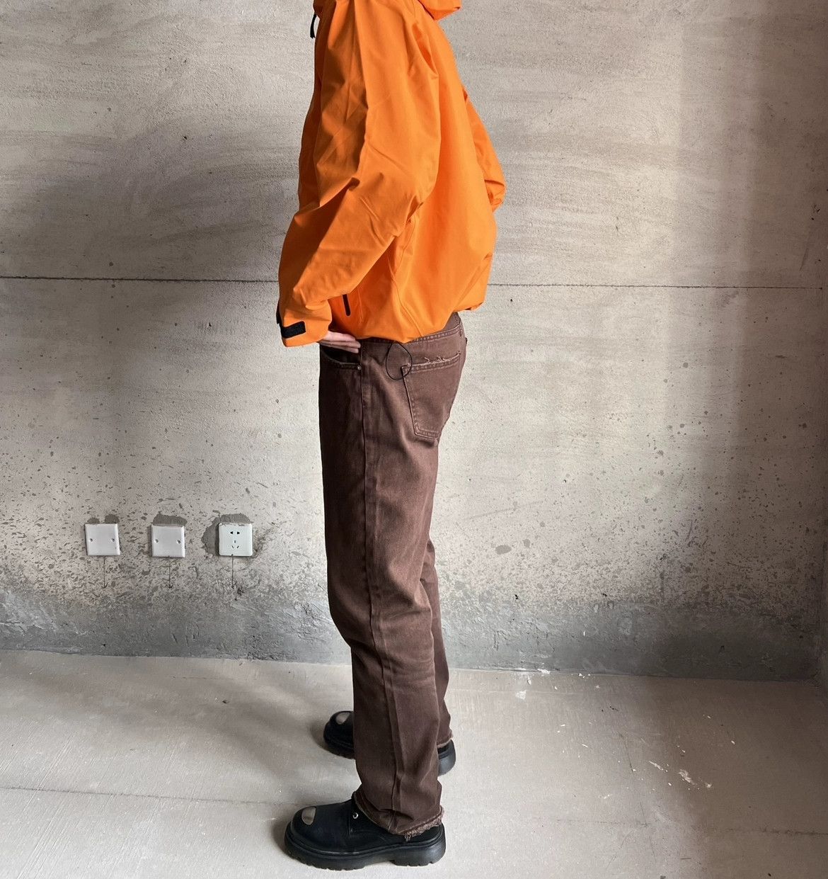 damaged y2k washed faded yuppie jeans