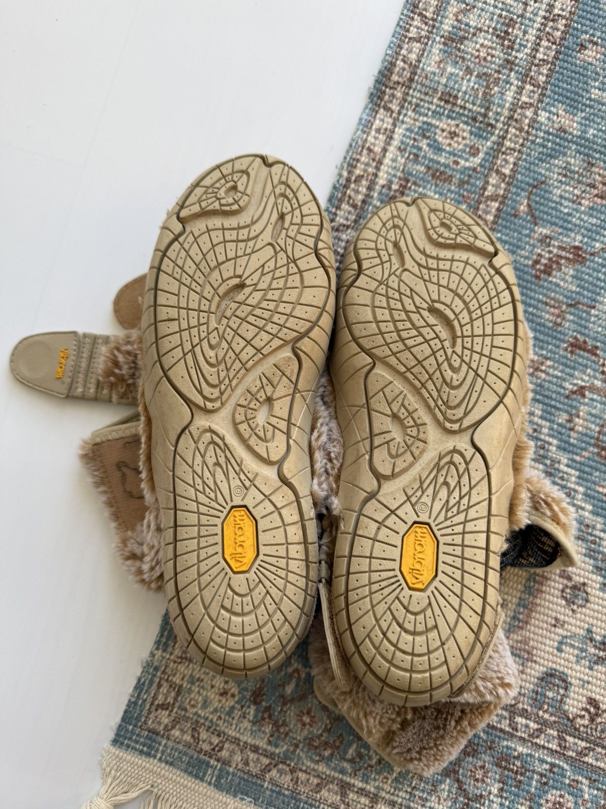 Vibram Furoshiki Vibram Fivefinger Fur Lapland Shoes Size 36-37 Size US 6.5 / IT 36.5 - 5 Thumbnail