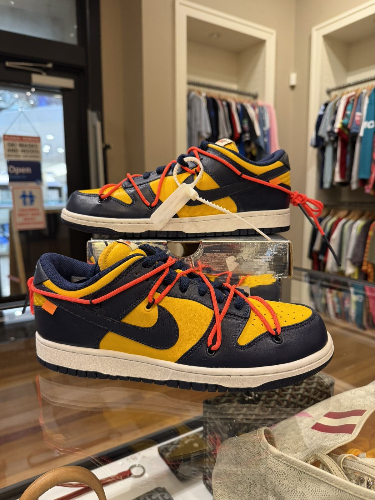 Nike × Off-White Off White x Nike Dunk Low “Off White Michigan’ Size US 10.5 / EU 43-44 - 2 Thumbnail