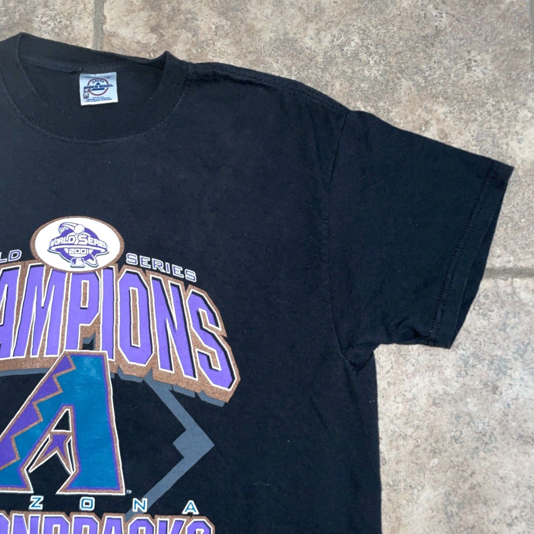 Delta VINTAGE Delta Diamondbacks World Series Champions T-Shirt Adult Large Black Mens Size US L / EU 52-54 / 3 - 2 Thumbnail