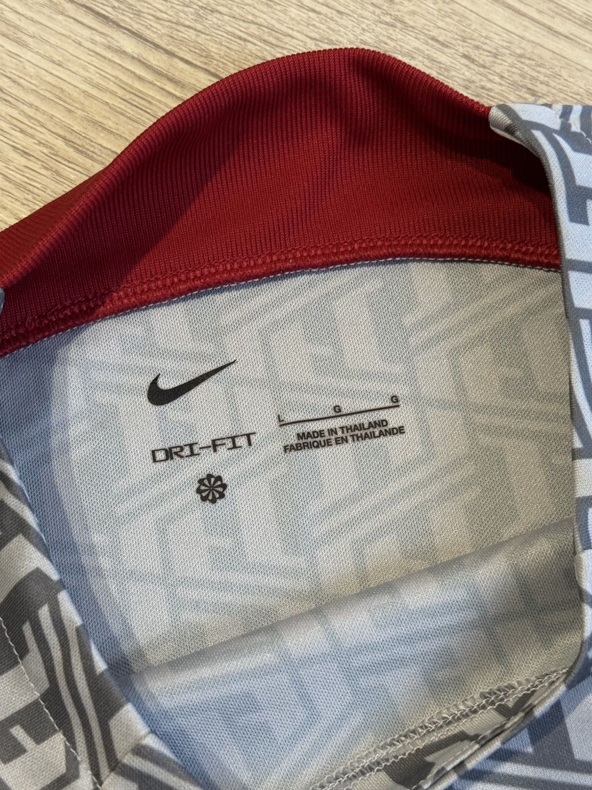 Nike 🔷Nike Liverpool 2022/23 Pre Match Soccer jersey🔷 Size US L / EU 52-54 / 3 - 4 Thumbnail