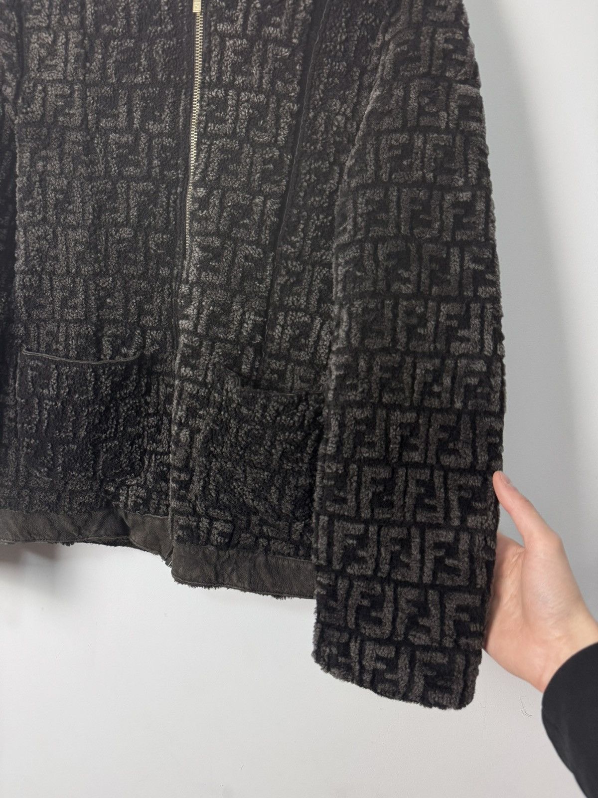 Fendi Fendi Reversible FF Monogram Shearling Hoodie Jacket Size M / US 6-8 / IT 42-44 - 4 Thumbnail