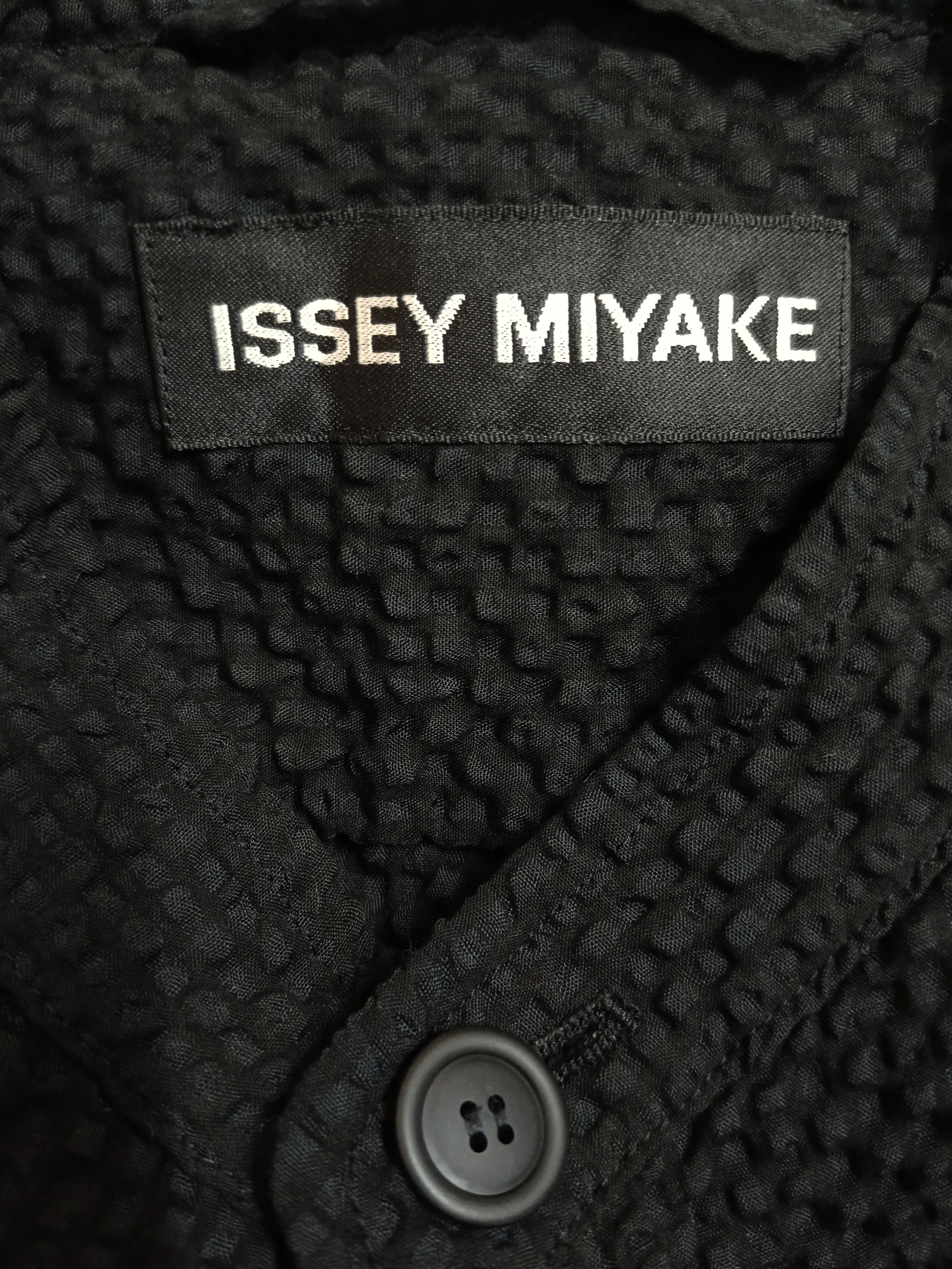 Issey Miyake ISSEY MIYAKE BURBBLE BUTTON UP Size US M / EU 48-50 / 2 - 8 Thumbnail