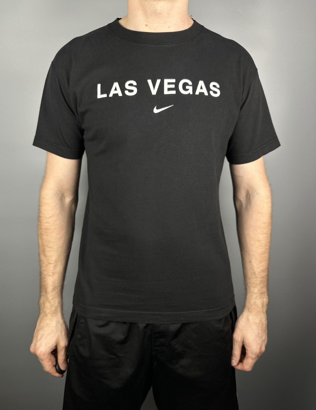 Nike 90s Vintage Nike Las Vegas Center Swoosh Logo T Shirt Tee Size US M / EU 48-50 / 2 - 6 Thumbnail