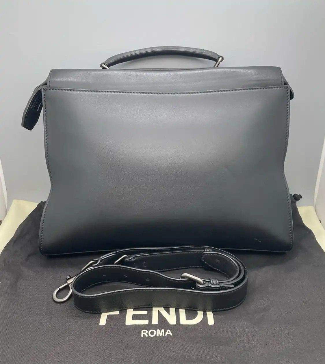Fendi FENDI Peekaboo black cowhide leather shoulder bag silver hardware Size ONE SIZE - 1 Thumbnail
