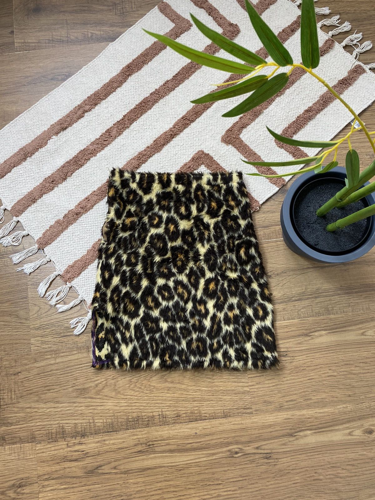 Vintage LEOPARD FLUFFY FUR MOHAIR SKIRT Size 32" / US 10 / IT 46 - 1 Thumbnail