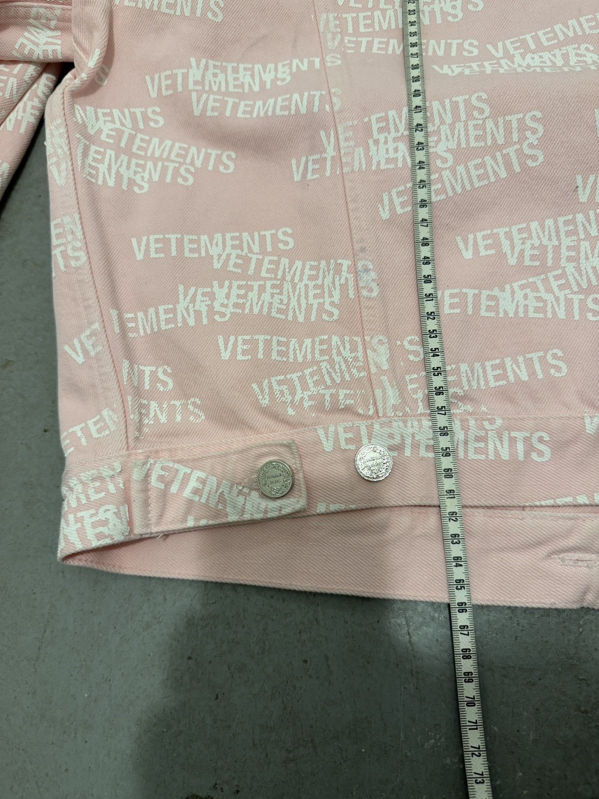 Vetements *RARE* VETEMENTS GVASALIA STAMP AOP DENIM JACKET Size US M / EU 48-50 / 2 - 25 Thumbnail