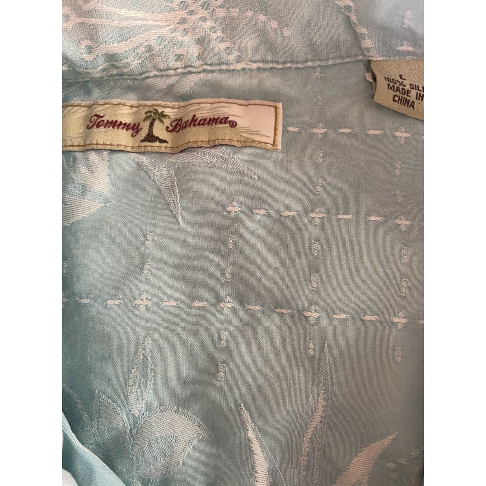 Tommy Bahama VINTAGE Tommy Bahama MEN'S HAWAIIAN SHIRT - Size L - 100% SILK - Blue - Floral - Button-Up - Short Sleeve - Aloha - Mens Size US L / EU 52-54 / 3 - 4 Thumbnail