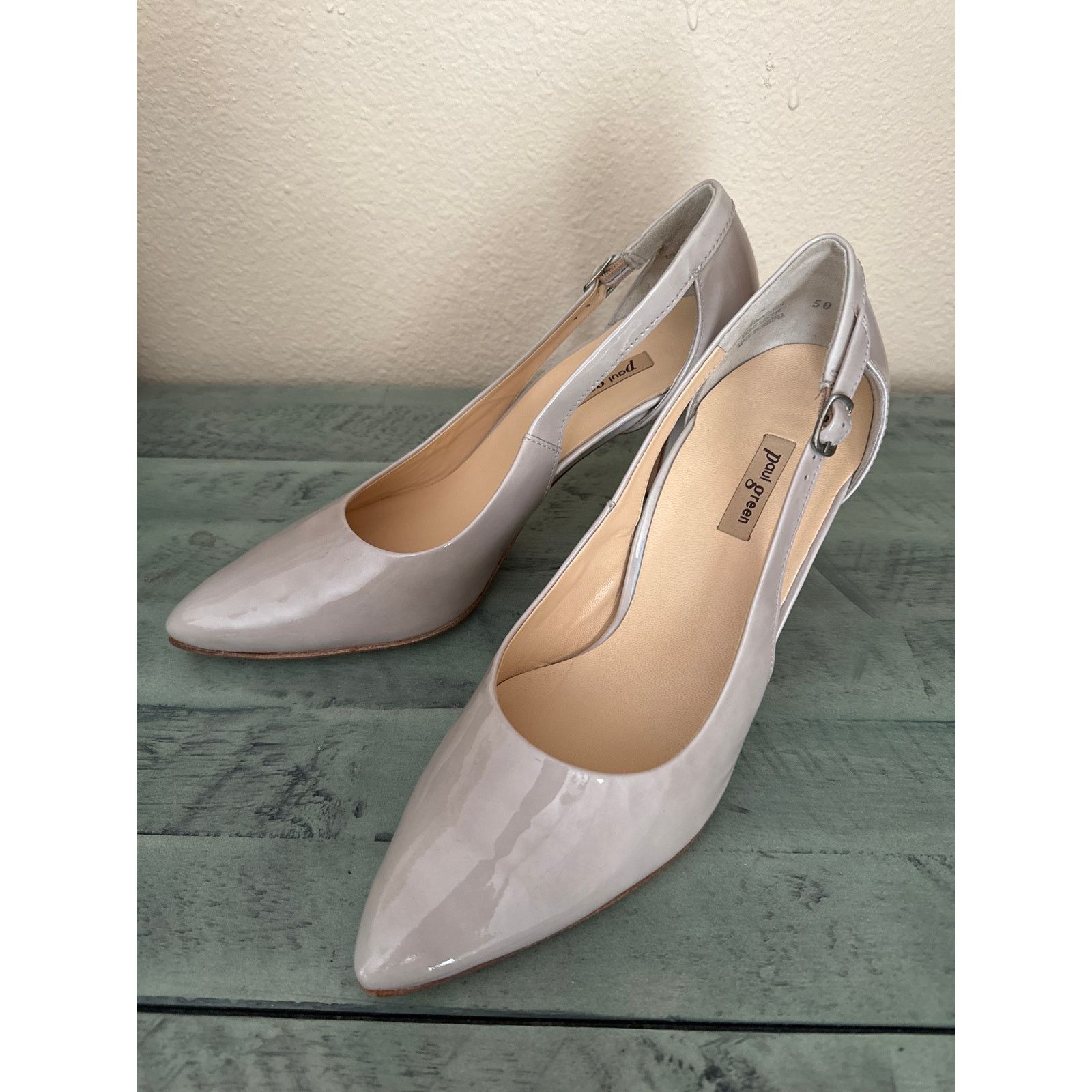 Other Paul Green Contessa Bone Patent Leather Size 9, 3 1/2" Heels Size US 9 / IT 39 - 2 Thumbnail
