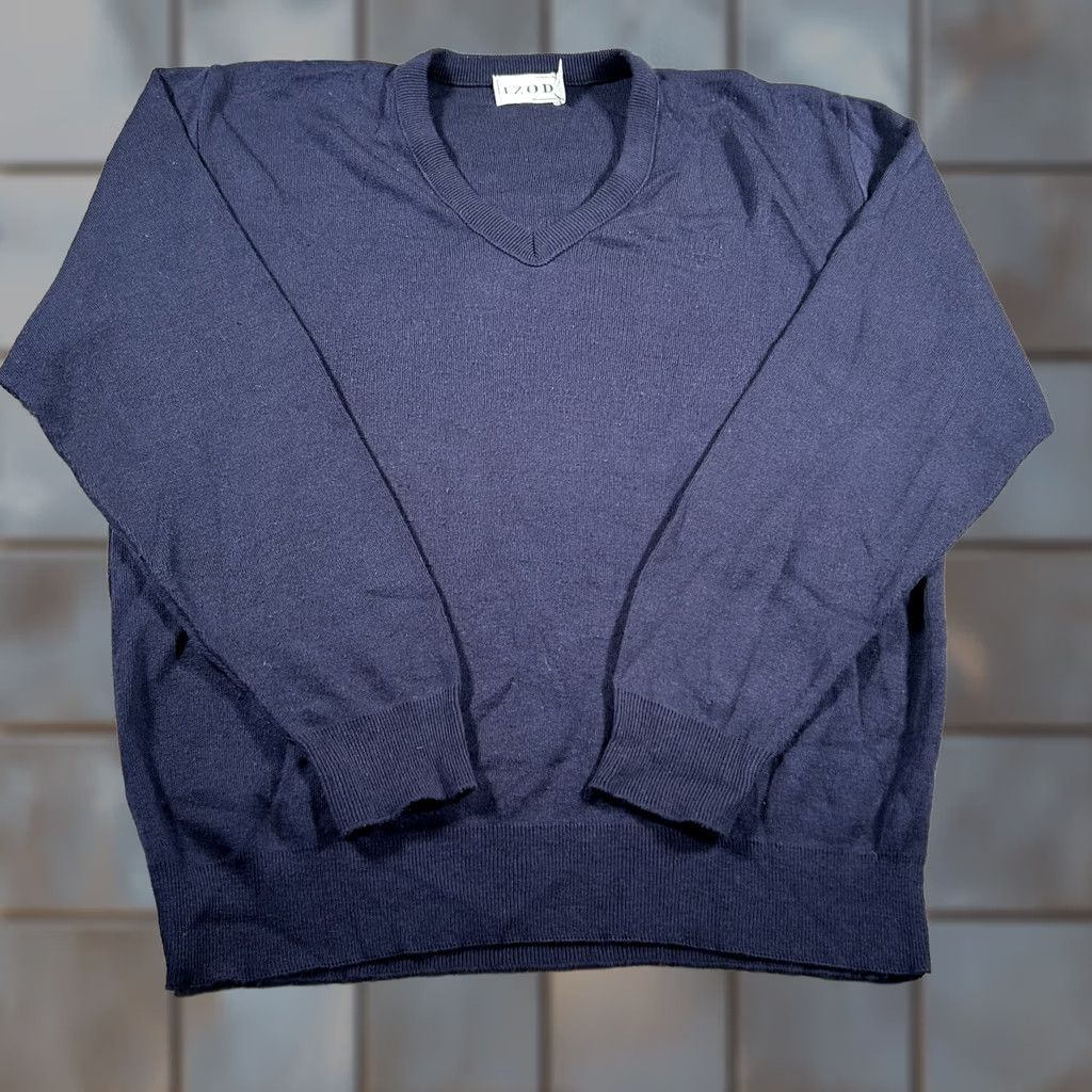 Izod VINTAGE Izod Sweater Men L V-Neck Pullover Blue Acrylic Embroidered Logo 90s Size US L / EU 52-54 / 3 - 1 Thumbnail