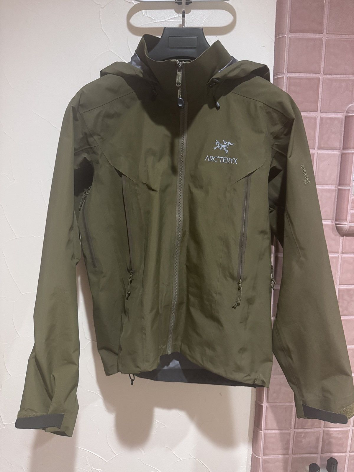 Arc'teryx Beta AR Dark Moss Size US S / EU 44-46 / 1 - 1 Thumbnail