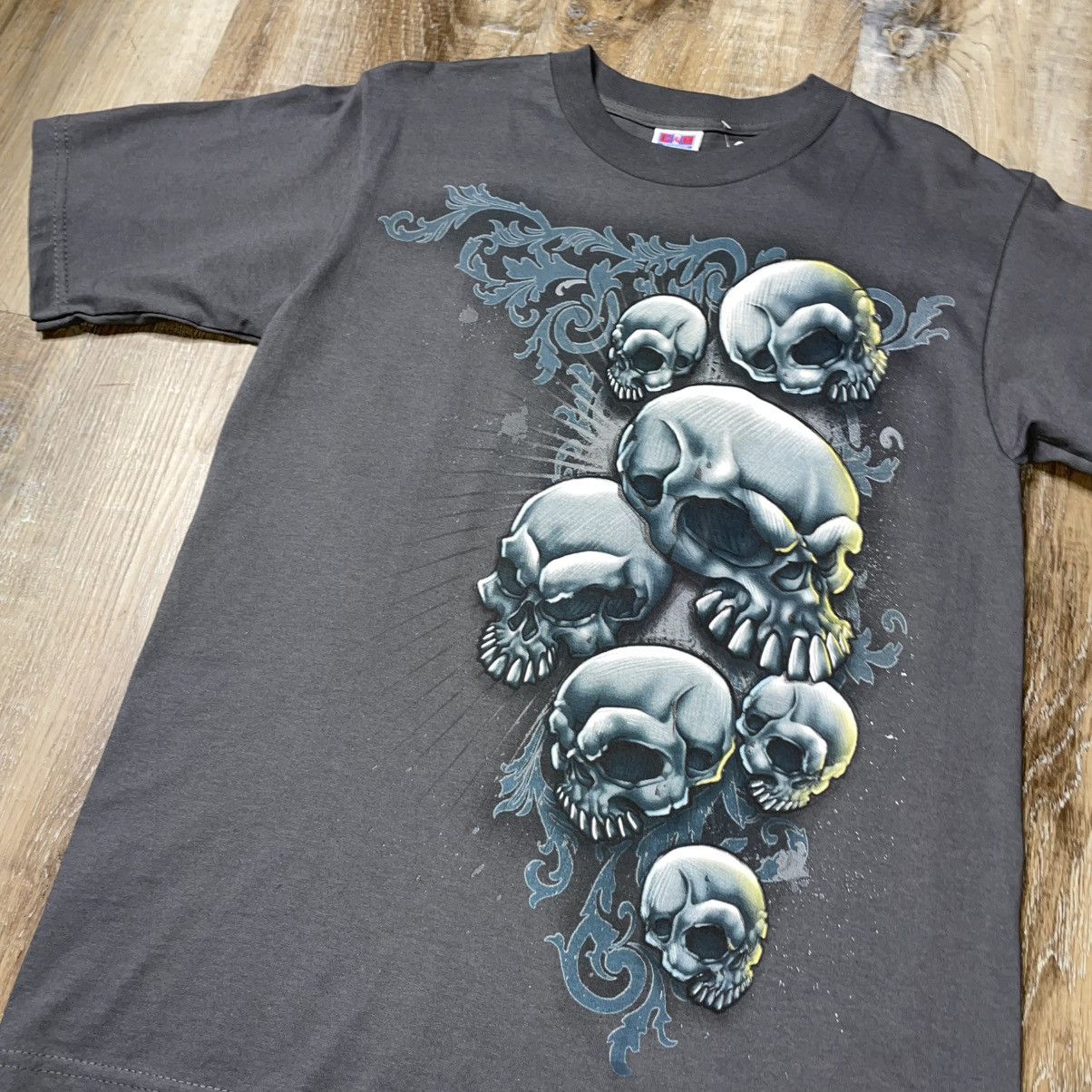 Vintage Grey Skull Pile Vintage Tee Shirt Mens Medium Y2K 2000s NEW Size US M / EU 48-50 / 2 - 4 Thumbnail