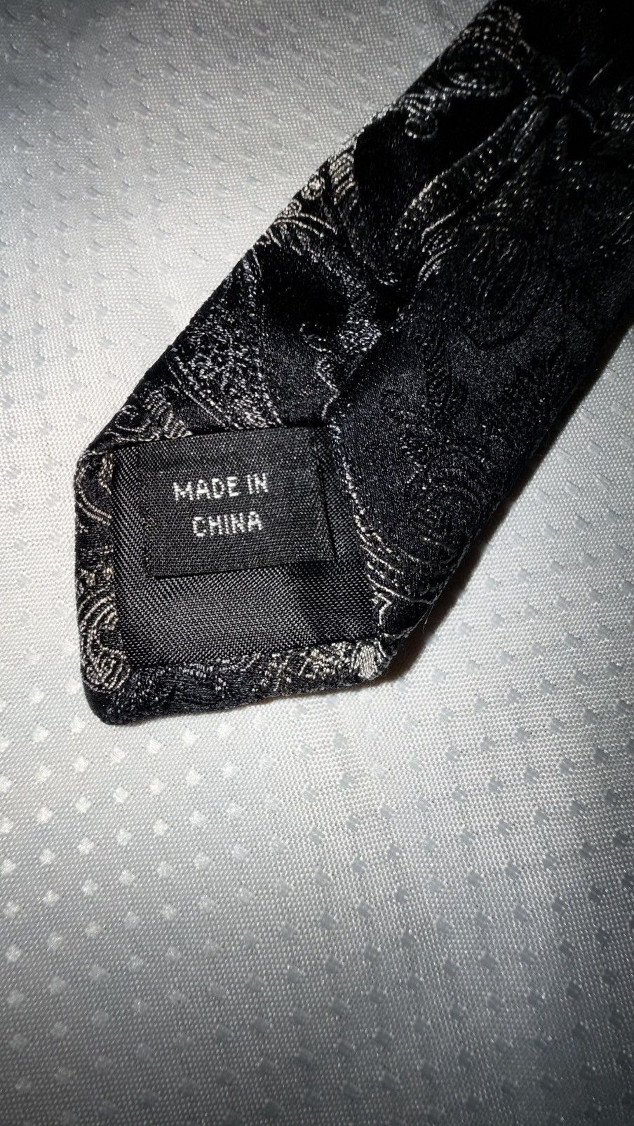 Kenneth Cole Vintage 90s/Y2K Kenneth Cole Silk Paisley Tie Black Silver Size ONE SIZE - 3 Thumbnail