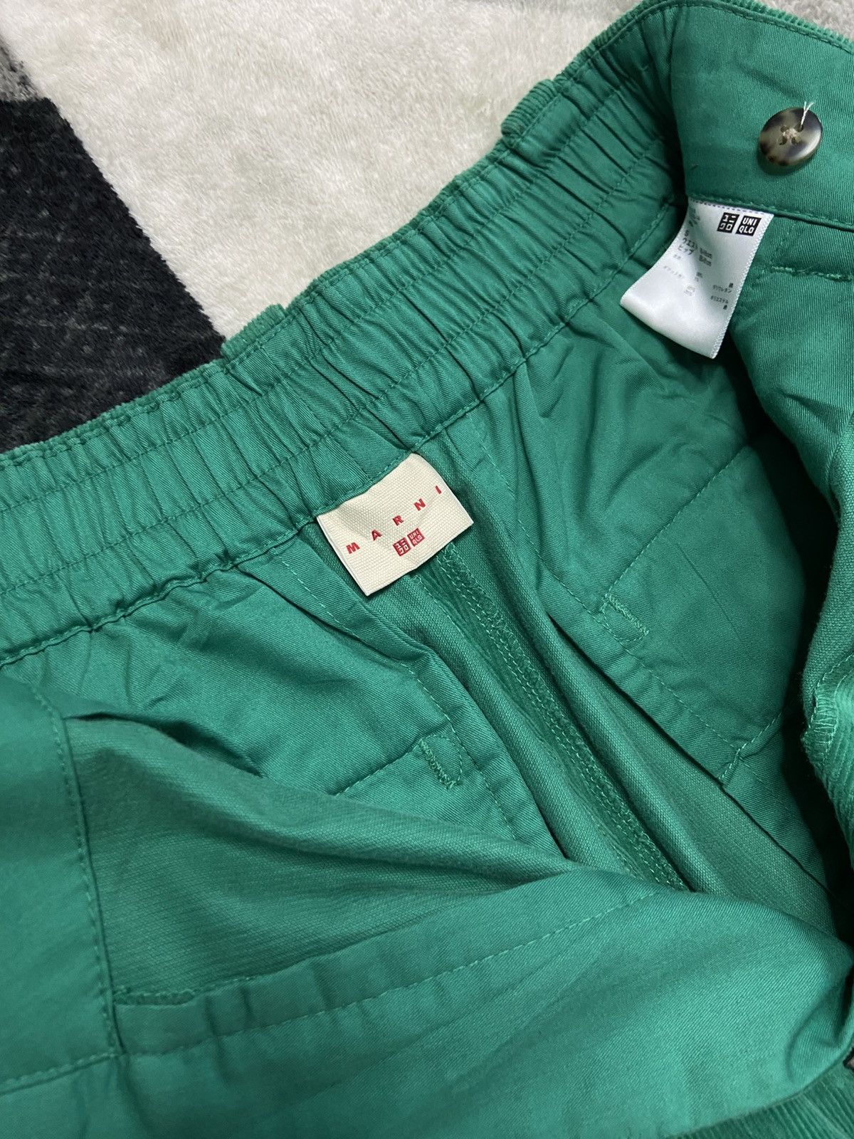 Marni × Uniqlo Marni x Uniqlo Green Corduroy High Waist Pleated Trousers Size 28" / US 6 / IT 42 - 4 Thumbnail
