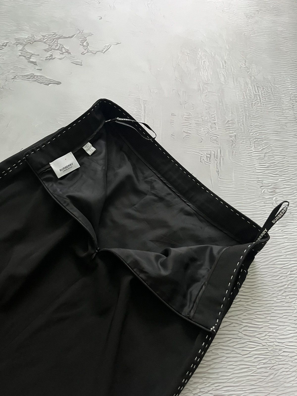 Burberry Burberry London England Luxury Black Skirt Size 26" / US 2 / IT 38 - 8 Thumbnail