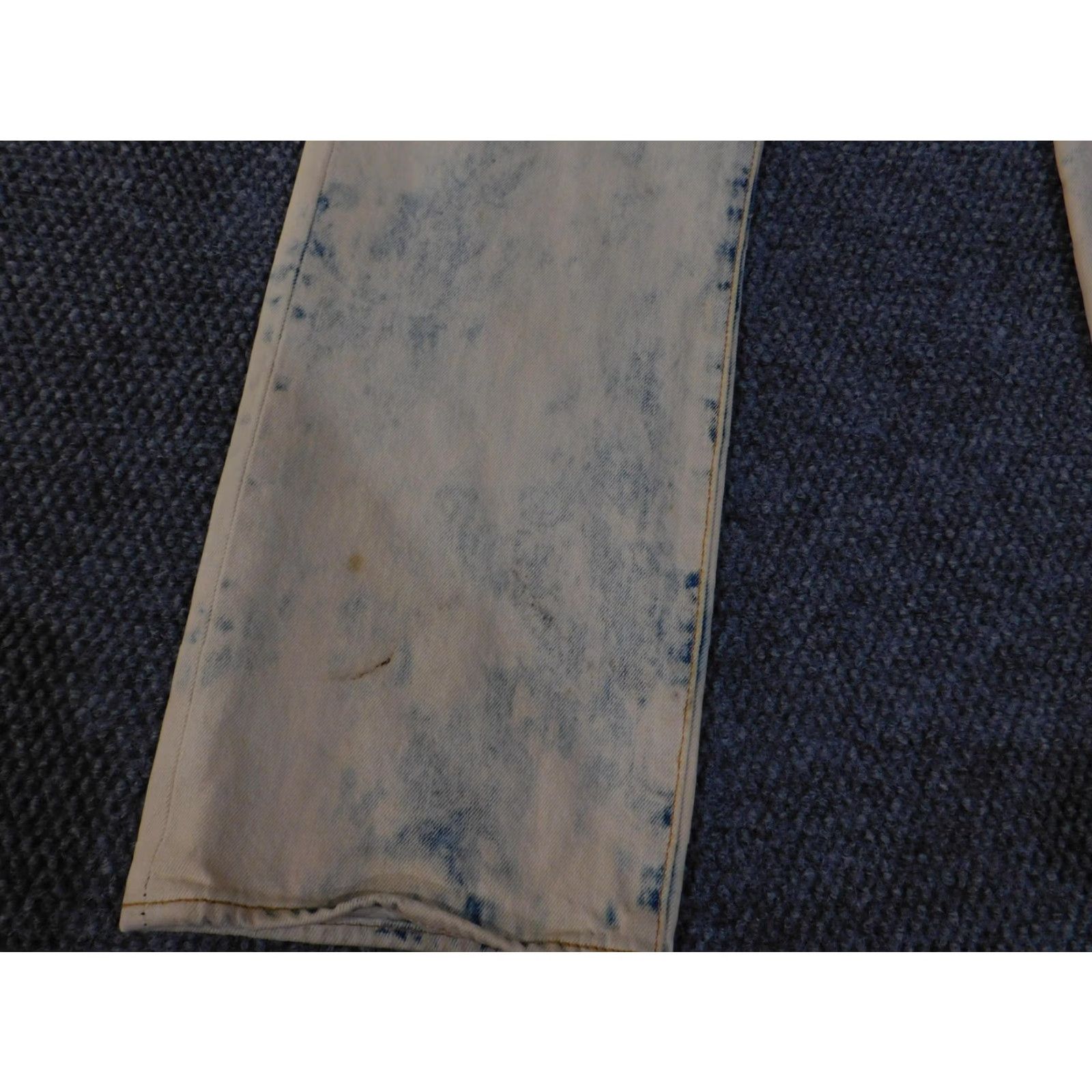Levi's VINTAGE Levi's 501 Jeans Mens 36x30 Bleach Stain White Acid Wash Straight Leg Button Fly Denim 501 Series Regular Mens Size US 36 / EU 52 - 5 Thumbnail