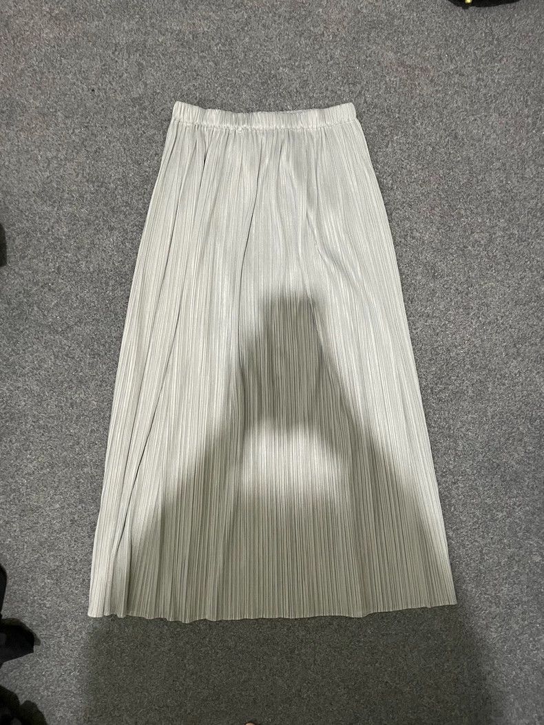Issey Miyake Issey Miyake Pleated Skirt in Bright Orange Size 24" / US 00 / IT 34 - 1 Thumbnail