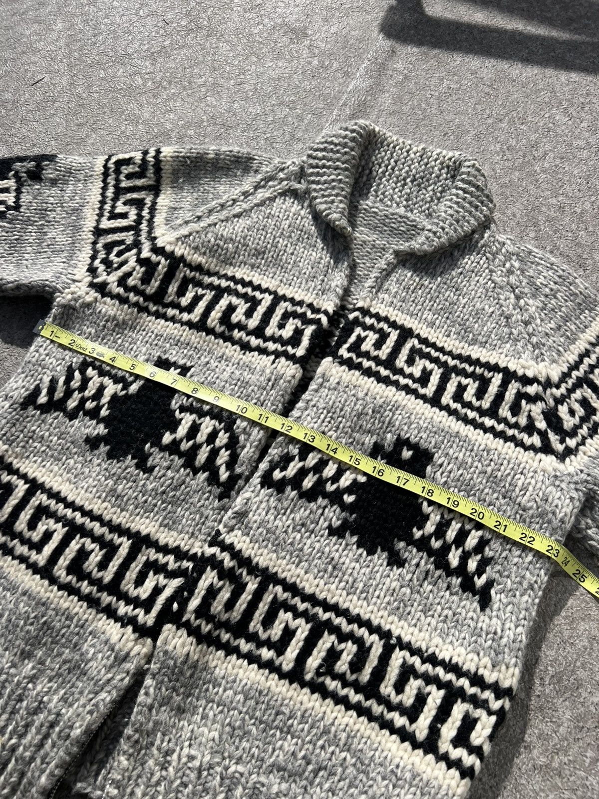 Vintage Authentic Vintage 1960s Wool Cowichan Sweater Small Medium M Size US S / EU 44-46 / 1 - 6 Thumbnail