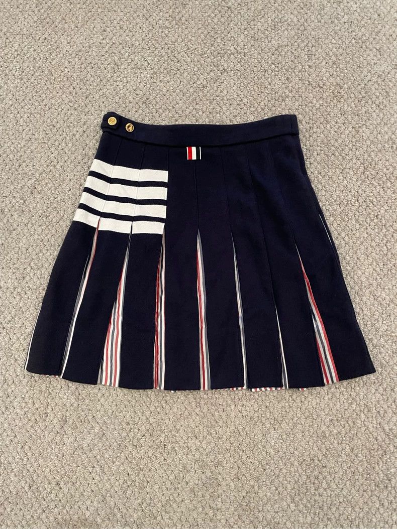 Thom Browne Thom browne Dark blue side four-striped pleated skirt short Size 26" / US 2 / IT 38 - 2 Thumbnail