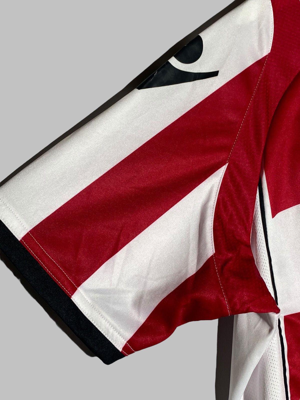 Vintage Vintage Macron Sheffield United 2010/11 Home Soccer Jersey Size US XXL / EU 58 / 5 - 6 Thumbnail