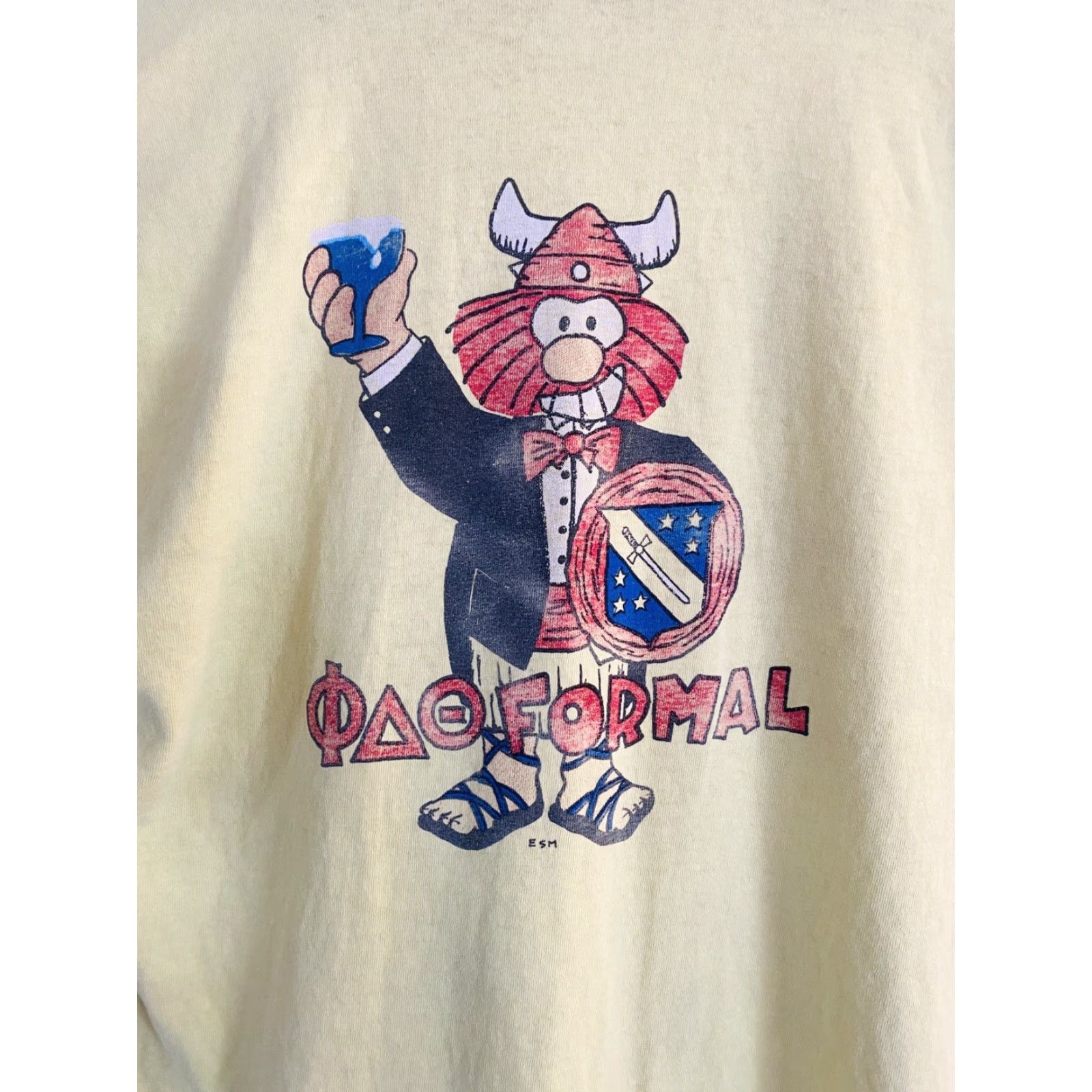 Fruit Of The Loom VINTAGE 1990s Yellow College drinking Shirt Men’s XL Cotton Xlarge Fruit of the Loom’s T-Shirt Short Sleeve Round Neck Beer Graphic Men Size US XL / EU 56 / 4 - 5 Thumbnail