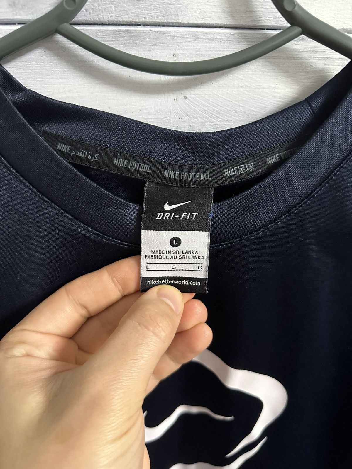 Nike Rare T-shirt Nike Centr Logo Big Swoosh Y2K style. Size US L / EU 52-54 / 3 - 7 Thumbnail