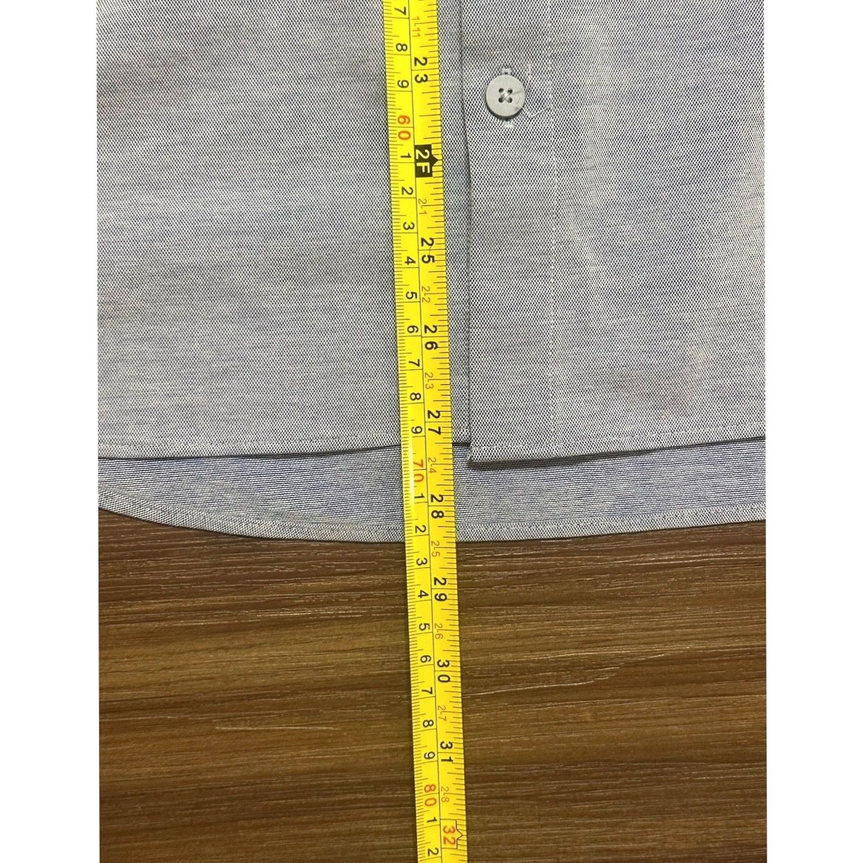 Lululemon Lululemon Commission Button-Up Light Blue Performance Stretch Office Shirt Sz L Men Button-Up Sleeve Missing (Stitchable) Collared Long Sleeve Black? Size US L / EU 52-54 / 3 - 5 Thumbnail
