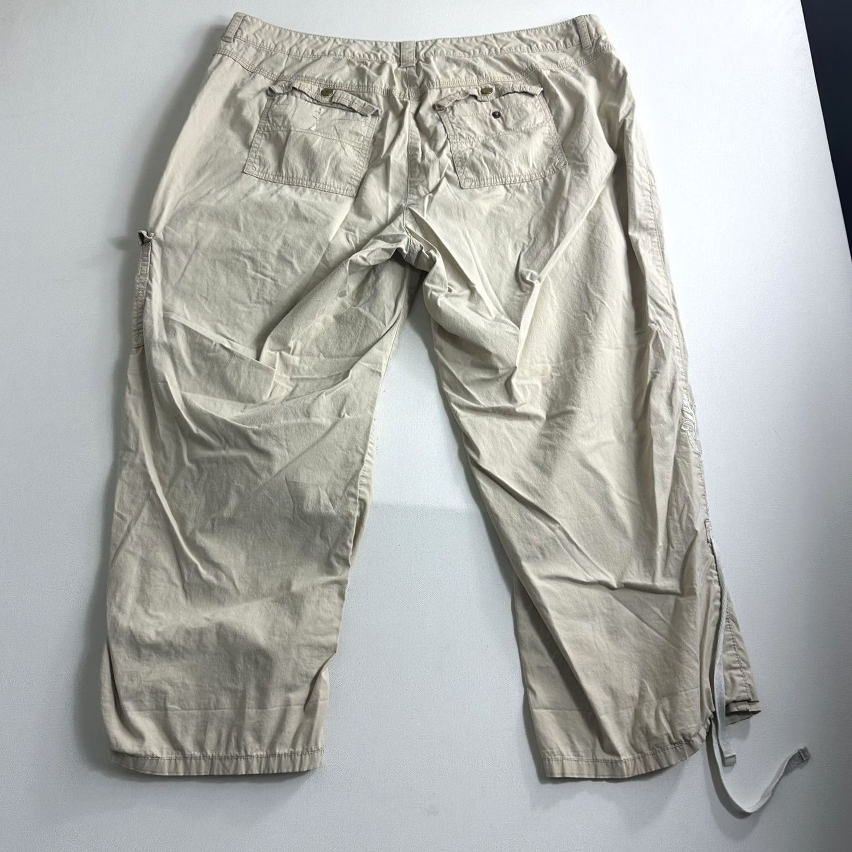 Tommy Hilfiger TOMMY HILFIGER Cargo Pants Women Size 18 Straight Beige Cargo Pants Women Size 18 Men? Size 40" / US 18 - 2 Thumbnail