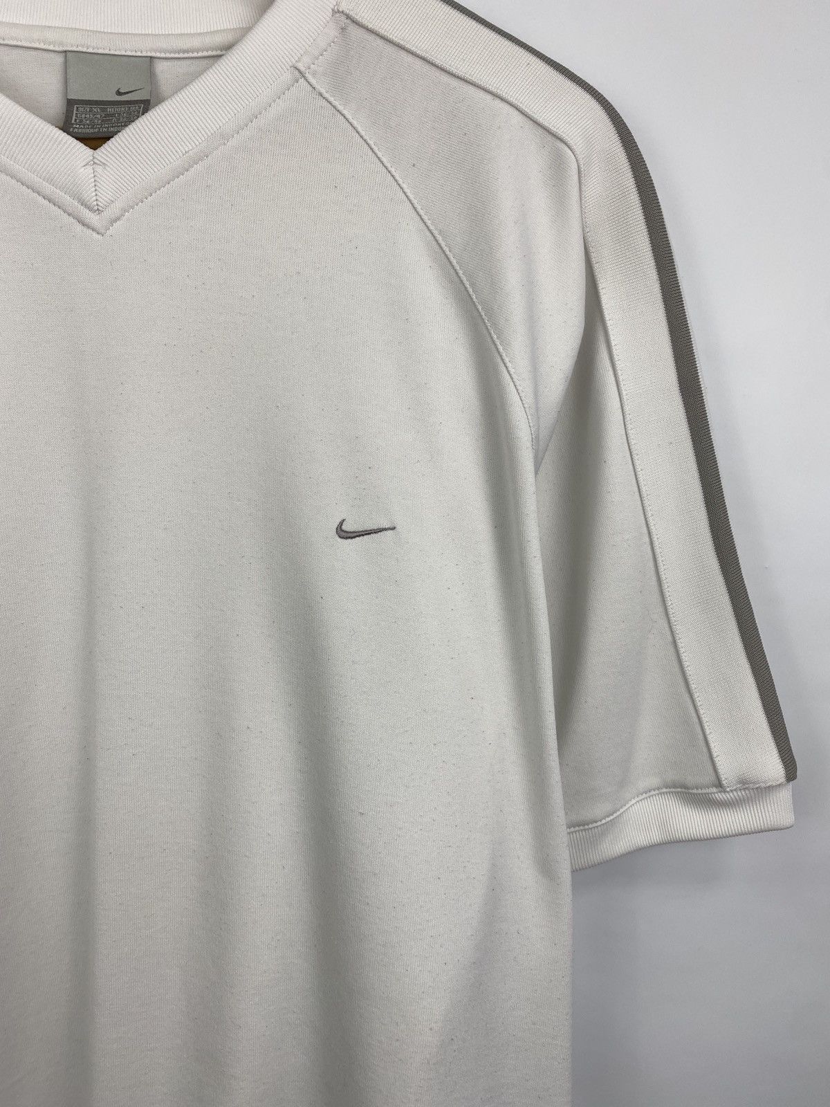 Nike 🇺🇸 Vintage 90s Nike Swoosh Y2K T-Shirt Rare Hype Retro Size US XL / EU 56 / 4 - 4 Thumbnail