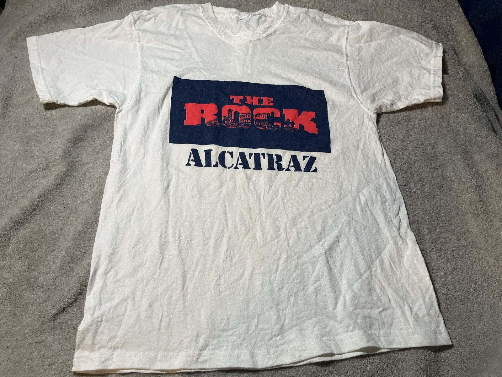 Vintage vintage 90’s the rock alcatraz movie tee shirt s Size US S / EU 44-46 / 1 - 1 Thumbnail
